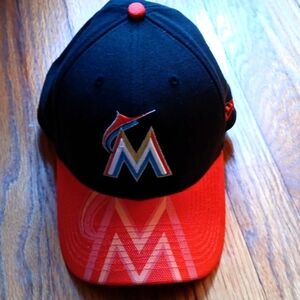 NWT New Era 39Thirty Miami Marlins Hat ■ Size M/L